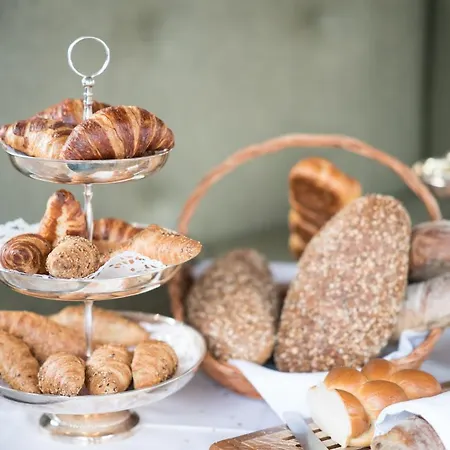 Готель Boutique & Art Helvetia 3*