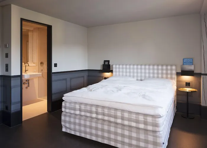 מלון Boutique & Art Helvetia 3*